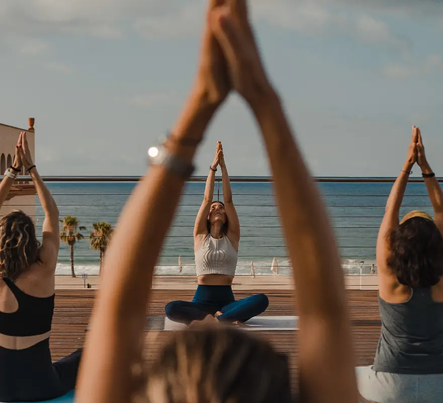 Clase de yoga Vinyāsa Holístico con Eva García en Barcelona